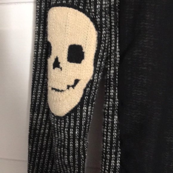 Top - Picture 3 of 7